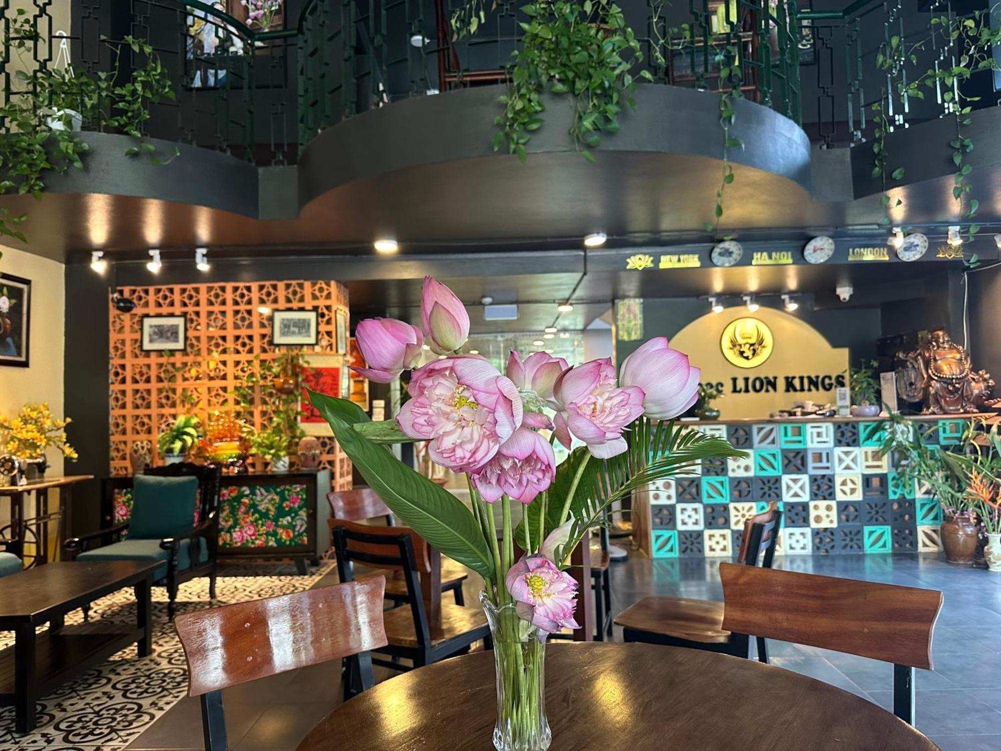 Tam Coc Lion Kings Hotel & Resort ニンビン エクステリア 写真